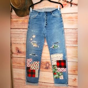 🎄SZ 29 UPCYCLED HANDMADE CHRISTMAS Vintage Patched Frayed "WRANGLER: JEANS!